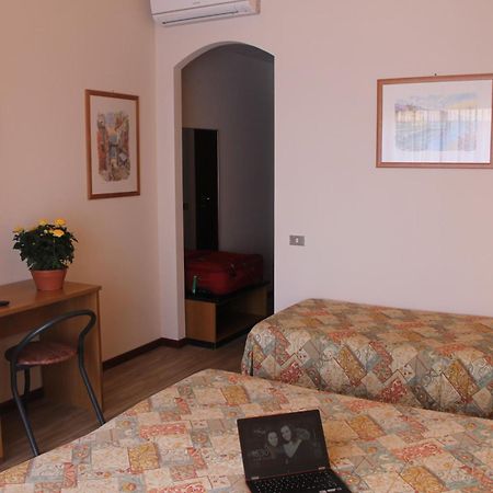 Aries Hotel Lesa Bilik gambar